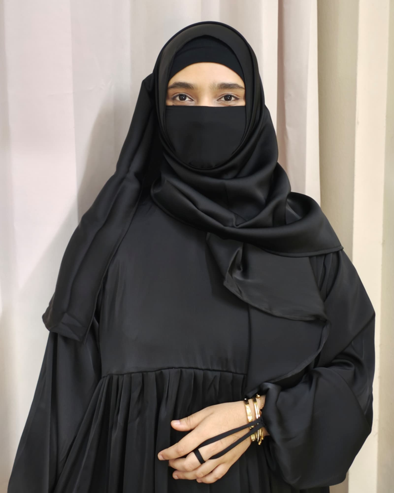 Hawraa – Black